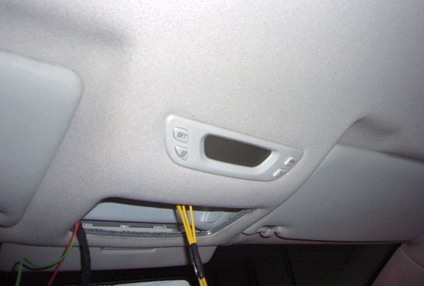 Schneidet man den Ausschnitt etwas knapper aus, h&auml;lt die Uhr auch ohne Rahmen und Haltering